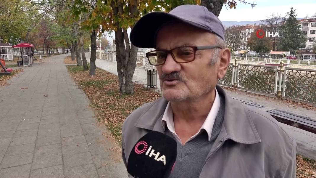 Instagram paylaşımları için sonbahar yapraklarının süpürülmesi yasaklandı 5